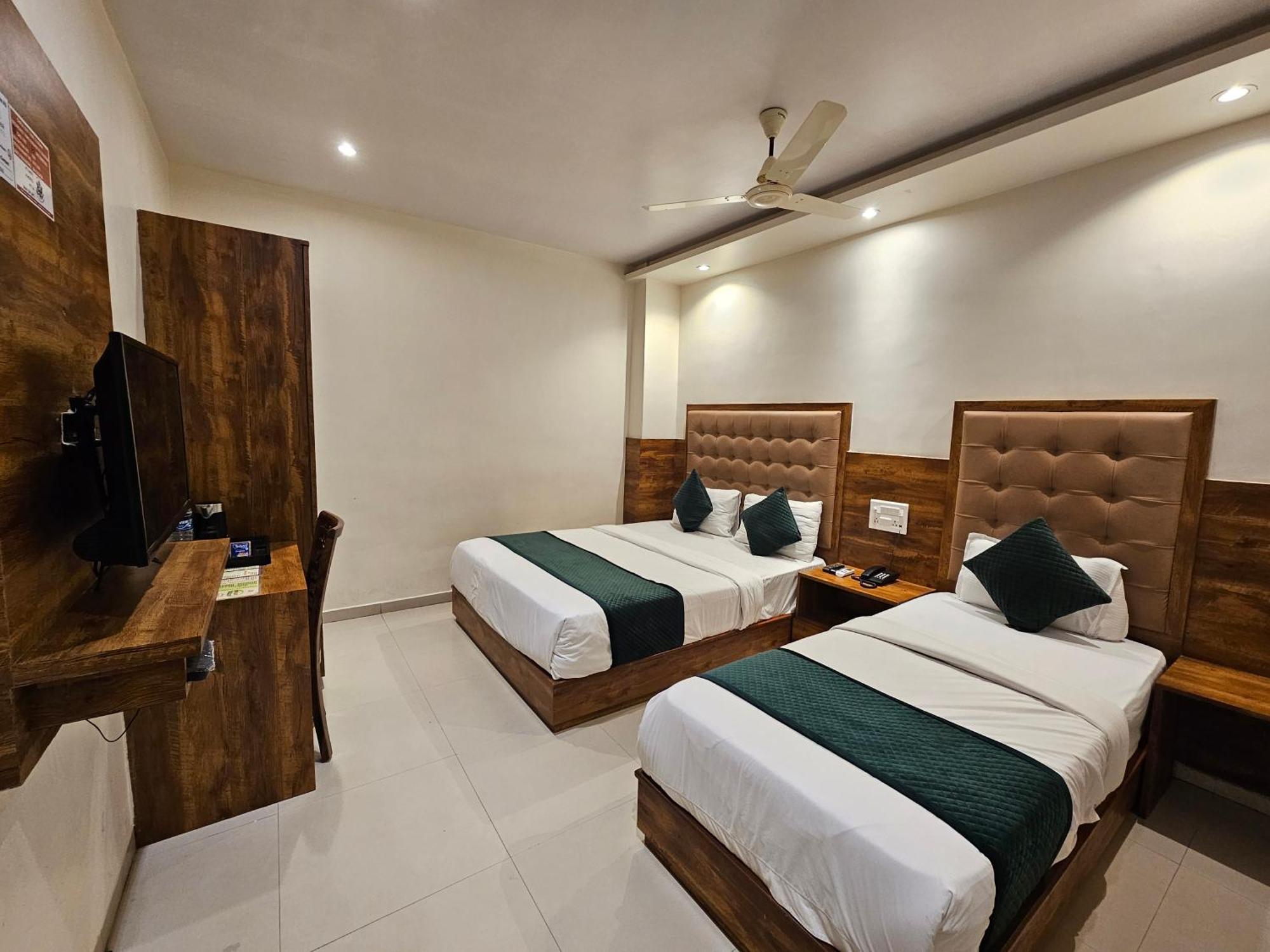 Hotel Bkc Garden - Near Us Embassy Bkc Mumbai Exterior foto